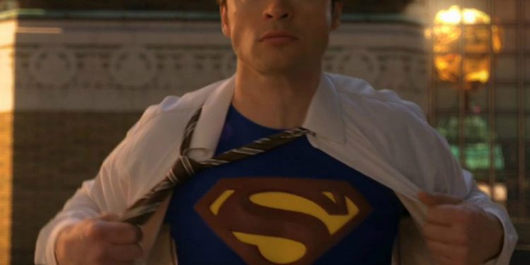 TOM WELLING REGRESA COMO «CLARK» EN TRÁILER DE «CRISIS EN TIERRAS INFINITAS»