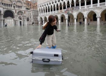 VENECIA AMANECE DE NUEVO INUNDADA