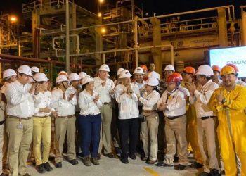 AMLO: DESDE TABASCO SE LOGRARÁ RESURGIMIENTO DE INDUSTRIA PETROLERA