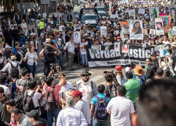 SE ARMA CONFRONTAMIENTO EN EL ZÓCALO DURANTE CARAVANA DE SICILIA Y LEBARÓN