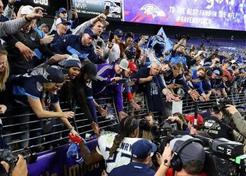 AFICIONADO MUERE EN EL PARTIDO DE RAVENS VS TITANS