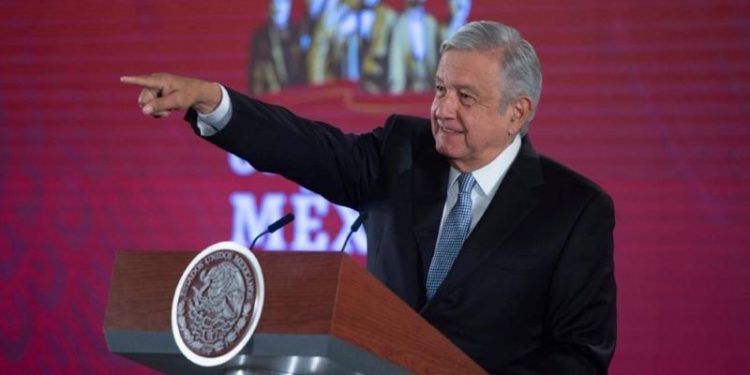 AMLO: SE RESOLVERÁ SATURACIÓN DEL AICM