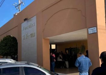 DAN ÚLTIMO ADIÓS A MAESTRA ASESINADA EN ESCUELA DE TORREÓN