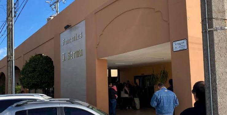 DAN ÚLTIMO ADIÓS A MAESTRA ASESINADA EN ESCUELA DE TORREÓN