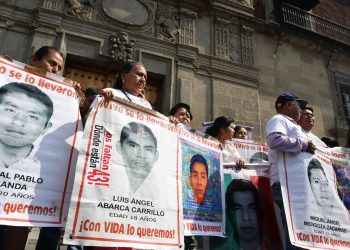 DESEO, CON TODA MI ALMA, SABER PARADERO DE LOS 43 NORMALISTAS: LÓPEZ OBRADOR