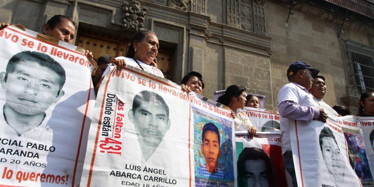 DESEO, CON TODA MI ALMA, SABER PARADERO DE LOS 43 NORMALISTAS: LÓPEZ OBRADOR