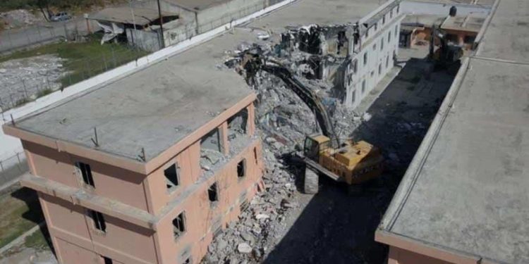 INICIA LA DEMOLICIÓN DEL PENAL DE TOPO CHICO EN NUEVO LEÓN