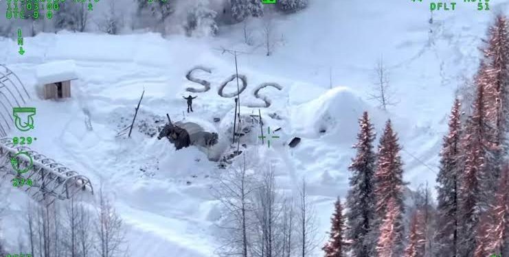 JOVEN SOBREVIVE 23 DÍAS EN EL FRÍO POLAR DE ALASKA TRAS QUEDAR AISLADO