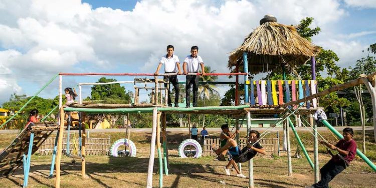 JÓVENES DE TELEBACHILLERATO APOYAN DESARROLLO DE SUS COMUNIDADES