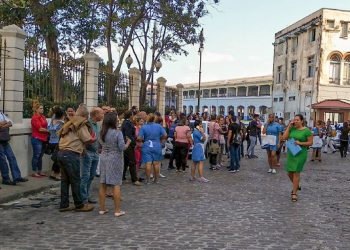 PRESIDENTE CUBANO DESCARTA DAÑOS Y VÍCTIMAS TRAS SISMO EN EL CARIBE