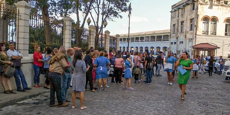 PRESIDENTE CUBANO DESCARTA DAÑOS Y VÍCTIMAS TRAS SISMO EN EL CARIBE