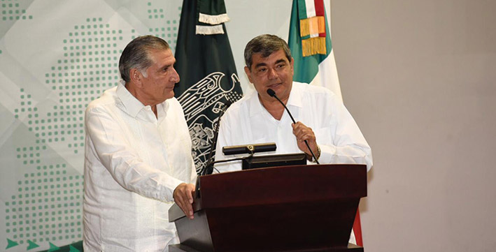 RESPALDA ADÁN AUGUSTO A LA UJAT EN SU TAREA DE FORMAR A LAS NUEVAS GENERACIONES