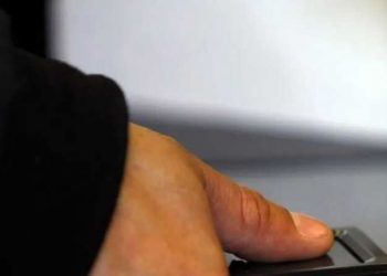 RETIROS MAYORES A 9 MIL 600 PESOS EN BANCOS, CON HUELLA DACTILAR