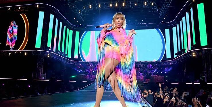 TAYLOR SWIFT SERÁ GALARDONADA POR SU APOYO A COMUNIDAD LGBT+