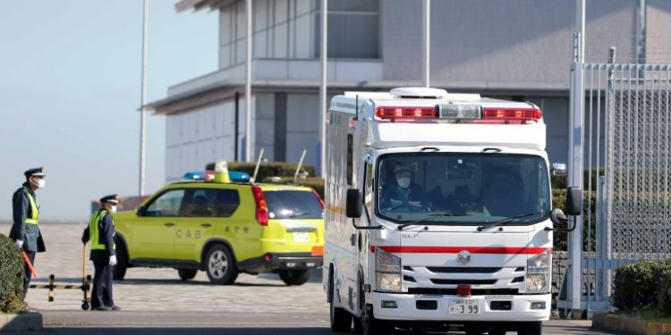 TRES JAPONESES EVACUADOS DE WUHAN ESTÁN INFECTADOS CON NUEVO CORONAVIRUS
