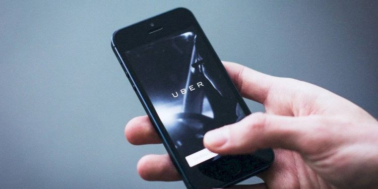 UBER, CABIFY Y OTRAS PLATAFORMAS PAGARÁN IMPUESTOS A PARTIR DE JULIO