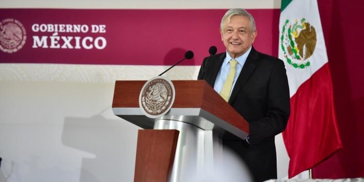 AEROPUERTO ESTARÁ LISTO EN TIEMPO RÉCORD GRACIAS A MILITARES: AMLO