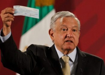 DINERO RECUPERADO POR LA FGR SIRVE PARA PAGAR PREMIOS DE LA RIFA DEL AVIÓN: AMLO