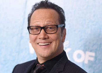 «AMOR ES AMOR», LA PRIMERA PELÍCULA DE ROB SCHNEIDER EN ESPAÑOL