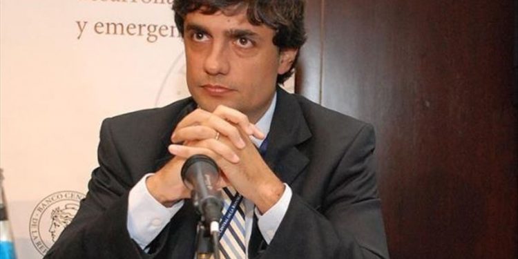 ARGENTINA BUSCA RENEGOCIAR DEUDA CON FMI