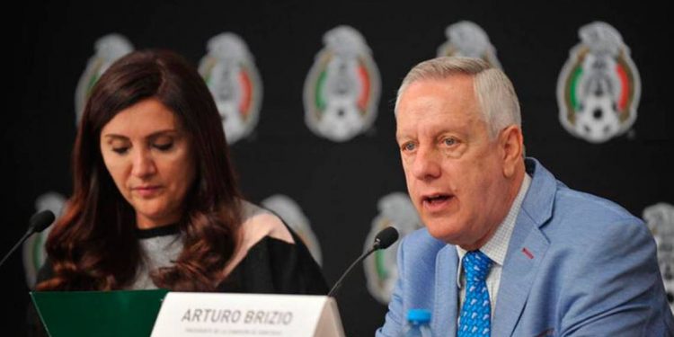 ARTURO BRIZIO DEFIENDE A LOS ÁRBITROS