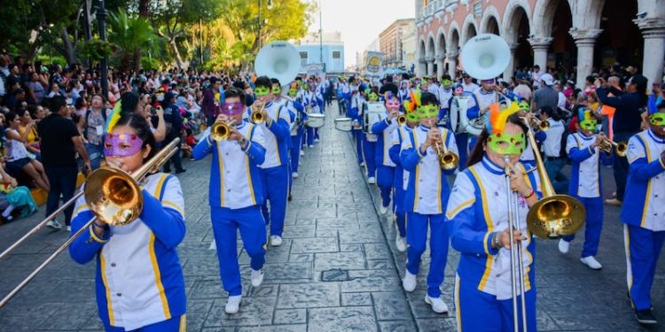 BANDA DE MARCHA DEL CEPREDEY SE SUMA AL INICIO DEL CARNAVAL DE MÉRIDA