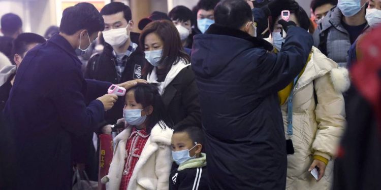 CHINA AMPLÍA LA CUARENTENA POR CORONAVIRUS A 200 MIL PUEBLOS DE HUBEI