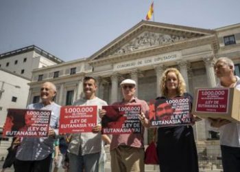 CONGRESO PORTUGUÉS AVALA LA EUTANASIA
