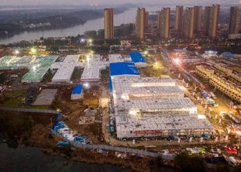 CONSTRUYEN EN 10 DÍAS HOSPITAL PARA ATENDER CORONAVIRUS EN CHINA