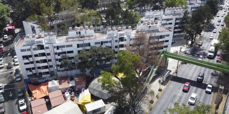 ENTREGAN VIVIENDAS A FAMILIAS DESPLAZADAS POR SISMO DE 2017