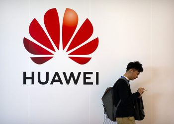 ESTADOS UNIDOS PRESENTA MÁS CARGOS CONTRA HUAWEI