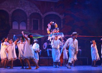 FESTEJAN MEDIO SIGLO DE PONER EN ALTO LA RIQUEZA MUSICAL Y DANCÍSTICA DE YUCATÁN