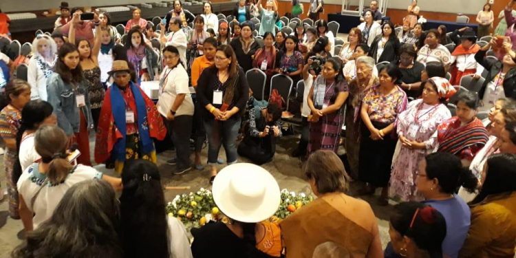 MUJERES MAYAS REPRESENTAN A FELIPE CARRILLO PUERTO EN LA CIUDAD DE MÉXICO