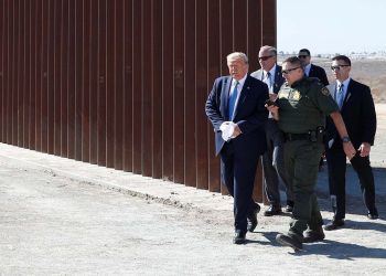 IMPIDEN A TRUMP USAR FONDOS MILITARES PARA CONSTRUIR MURO FRONTERIZO