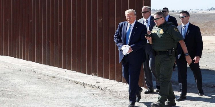 IMPIDEN A TRUMP USAR FONDOS MILITARES PARA CONSTRUIR MURO FRONTERIZO