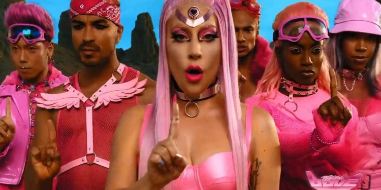 LADY GAGA REGRESA AL POP BAILABLE Y TRANSGRESOR CON «STUPID LOVE»