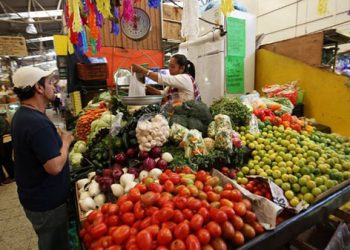«NO LES ALCANZA» PARA EL GASTO A CUATRO DE CADA 10 MEXICANOS