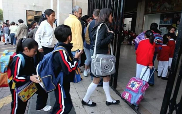 ¿POR QUÉ LÓPEZ OBRADOR QUIERE TERMINAR CON LOS «PUENTES» ESCOLARES?