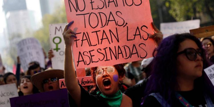 RECLAMAN A AMLO FALTA DE ACCIONES ANTE FEMINICIDIOS
