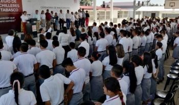 REGRESAN A CLASES MÁS DE 203 MIL ESTUDIANTES DE BACHILLERATO Y DEL NIVEL SUPERIOR