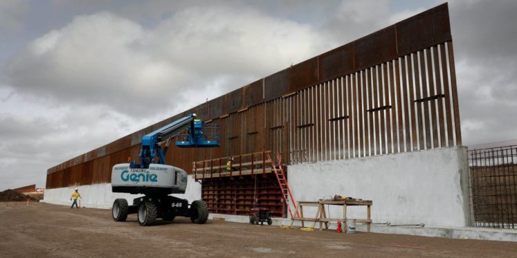 TRUMP PEDIRÁ DOS MMDD PARA MURO CON MÉXICO