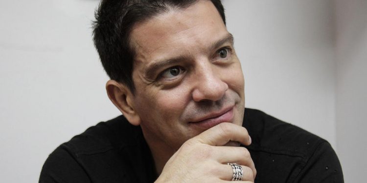 YAHIR PREPARA DISCO Y PROGRAMA DE TELEVISIÓN