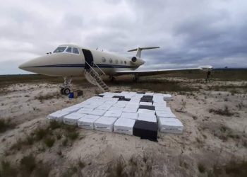 ASEGURAN AVIÓN CON CARGAMENTO DE DROGA EN BELICE.