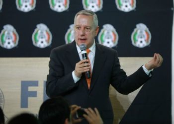 ARTURO BRIZIO: SE ESTÁ USANDO EL VAR EN EXCESO