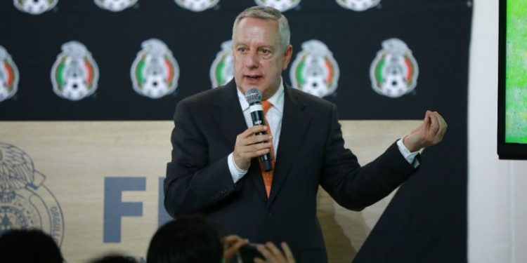 ARTURO BRIZIO: SE ESTÁ USANDO EL VAR EN EXCESO