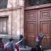 NORMALISTAS VANDALIZAN PUERTAS DE PALACIO NACIONAL