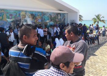 HABITANTES DE MAYA BALAM SE MANIFIESTAN EN EL CONGRESO