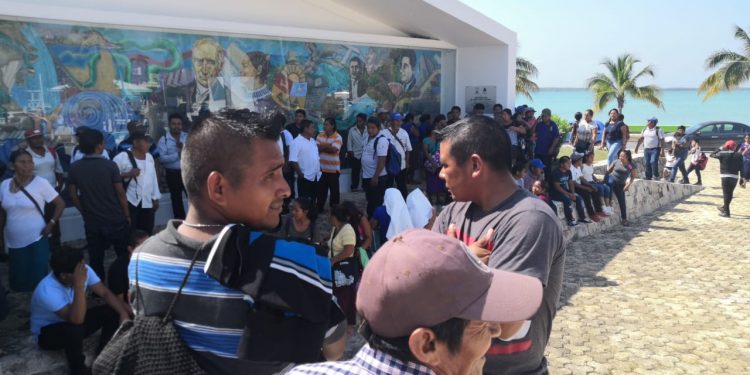 HABITANTES DE MAYA BALAM SE MANIFIESTAN EN EL CONGRESO