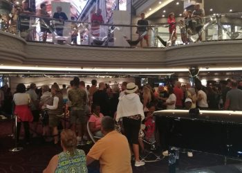 MEXICANOS A BORDO DEL MERAVIGLIA HACEN PÚBLICA SU INCERTIDUMBRE.