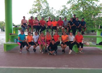 VÍCTOR MAS TAH ATIENDE NECESIDADES DE ESTUDIANTES DEL CECYTE TULUM.